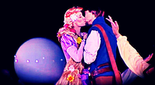 Flynn Rider And Rapunzel Kissing