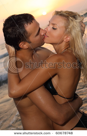 Images Of Love Couples Kissing
