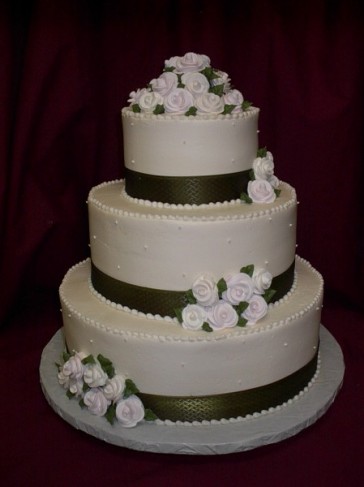 Wedding Cakes With Roses And Ribbon